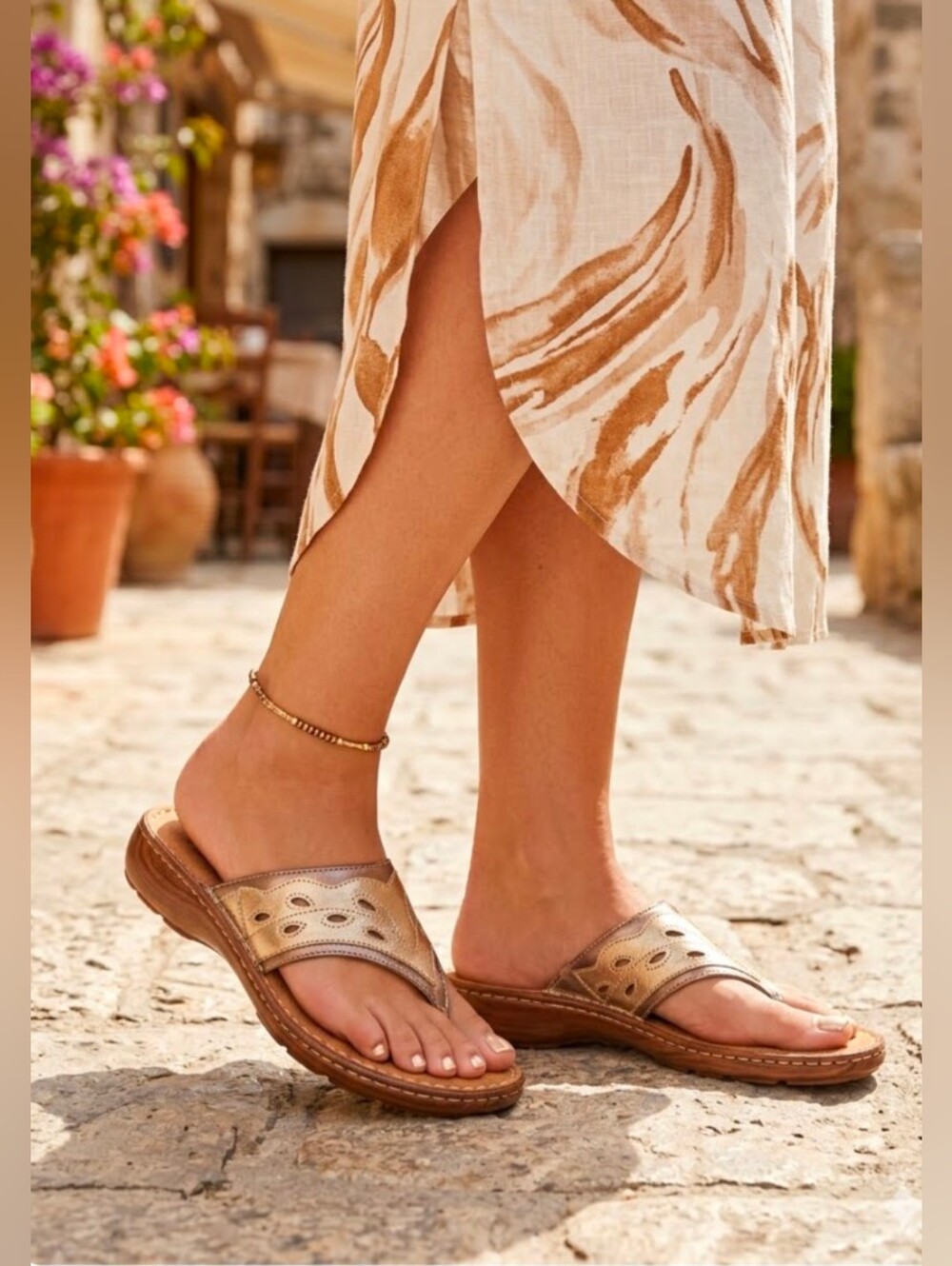 Natural Soul Naturalizer Metallic Gold Bronze Manmade Leather Thong Sandals 7M